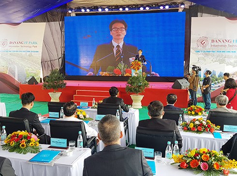 Phó Thủ tướng Vũ Đức Đam phát biểu chỉ đạo tại lễ khánh thành giai đoạn 1 Khu CNTT tập trung DITP (Ảnh: HC)